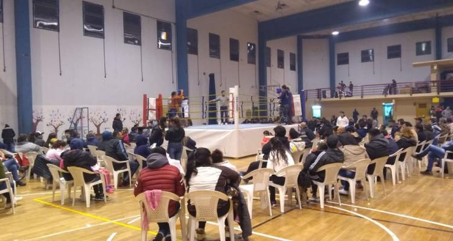 En el Estadio Municipal, Martín Gutiérrez noqueó a Ariel Soto
