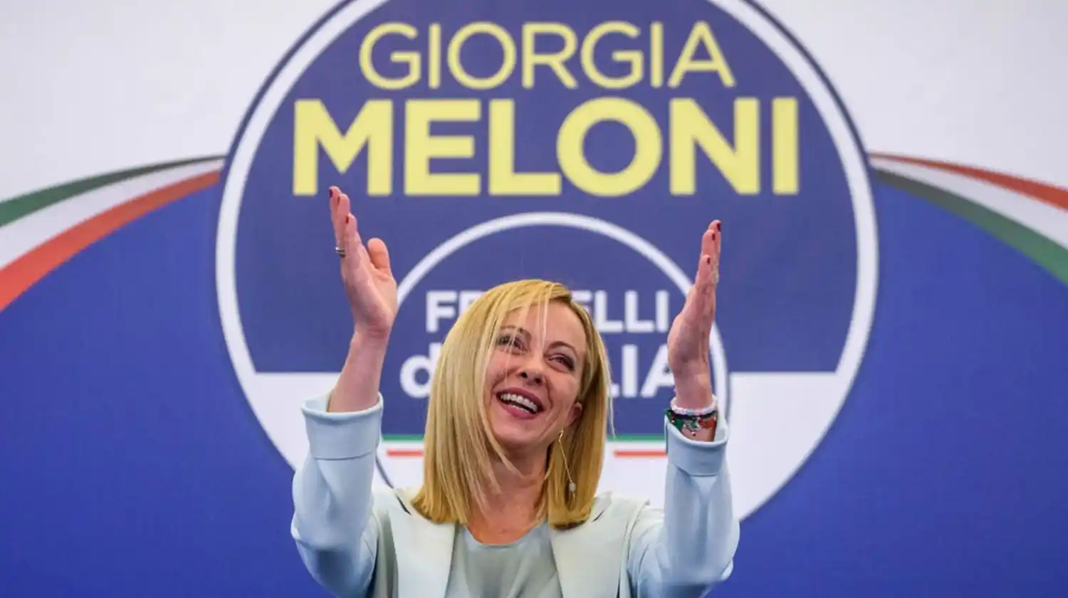 Ultraderecha vuelve al poder en Italia con una heredera política del fascista Mussolini