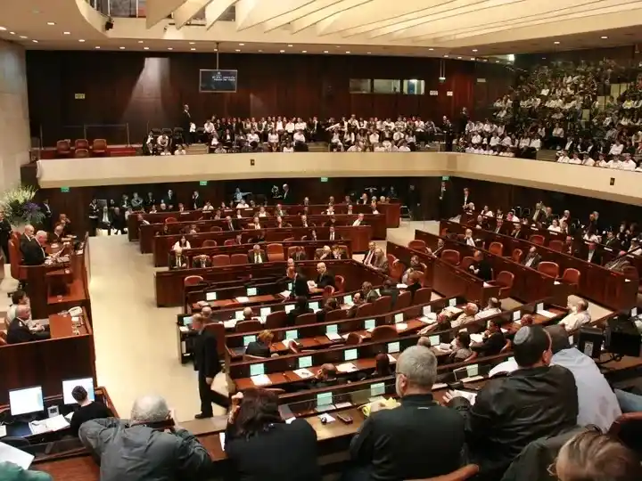 Disuelven Parlamento y se allana el camino para las elecciones