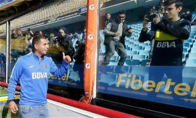 Cardona mostró su chapa para que nazca un romance