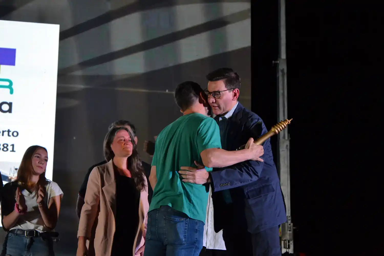 Daniel Di Lena entregando el Venado Dorado Internacional. Lotería de Santa Fe fue una pieza fundamental con su apoyo para la realización del evento.