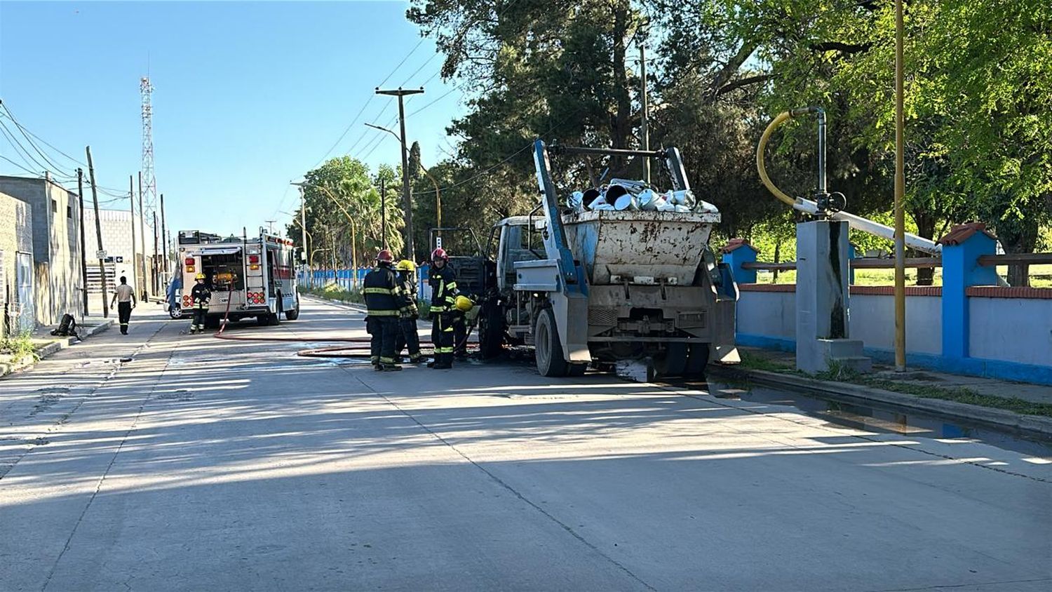 Camión volquete incendio