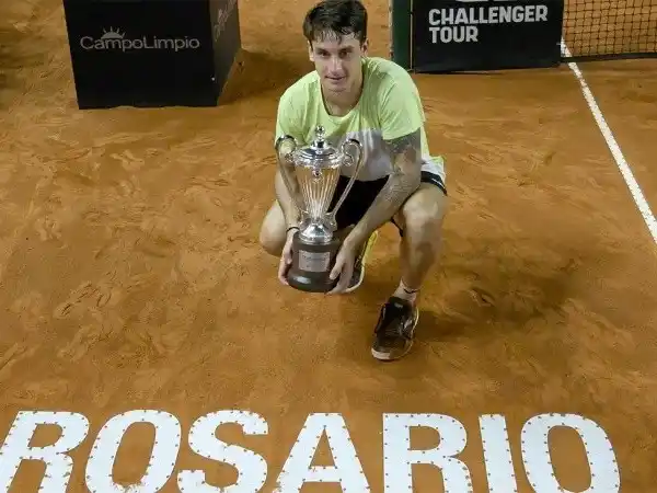 Camilo Ugo Carabelli ganó la primera edición del Challenger de Rosario.Foto:Rosariochallenger.com/