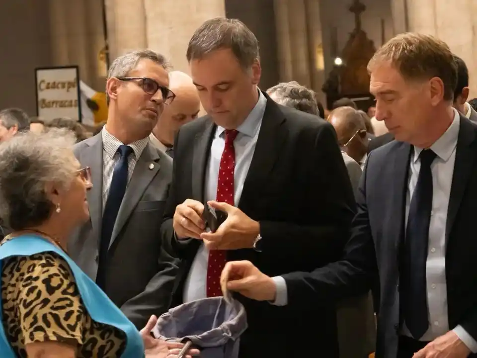 La misa en Luján por el Papa Francisco reunió a Adorni y Kicillof, pero se bajó Villarruel