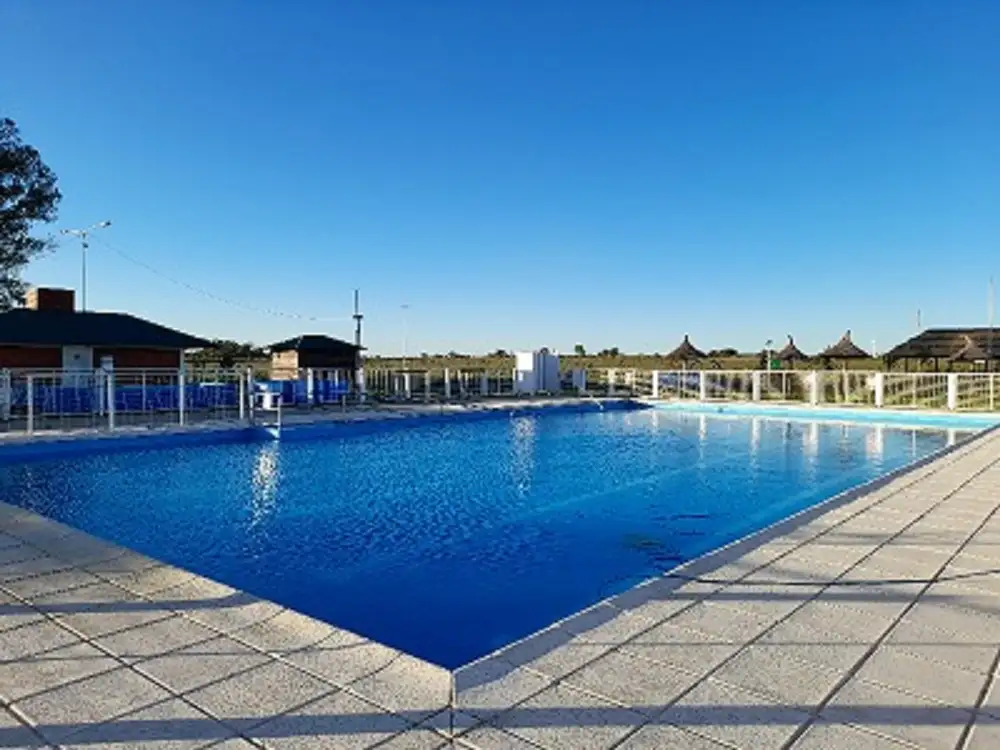 Arranca la temporada de verano en el Polideportivo de Aldea San Antonio