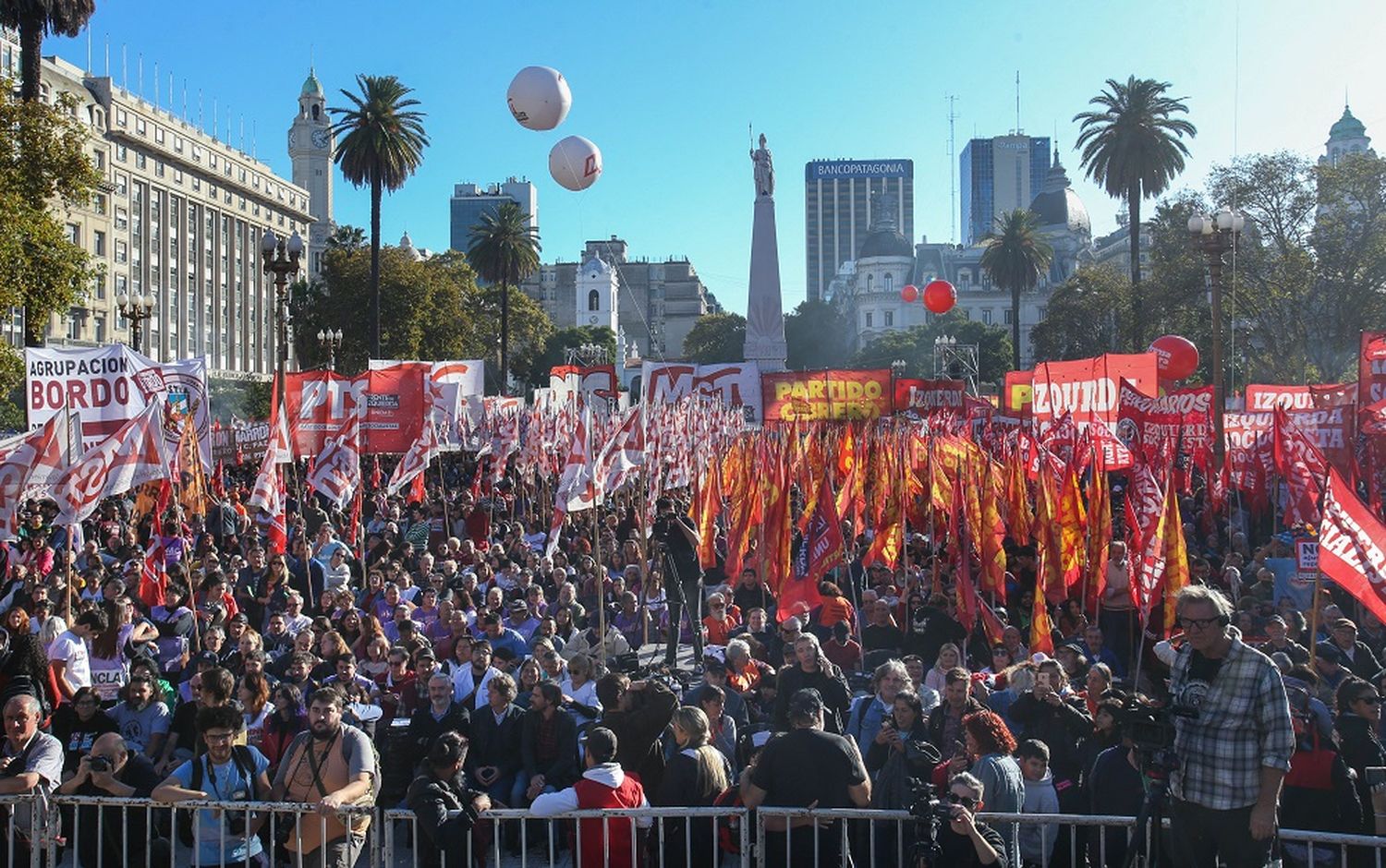 Varias organizaciones de expresaron en Plaza de Mayo.