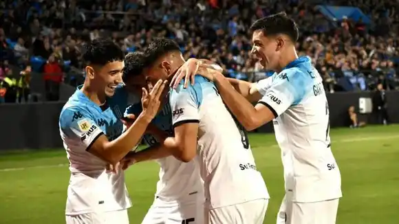 Racing goleó pero no le alcanzó. Estudiantes y Defensa los otros clasificados