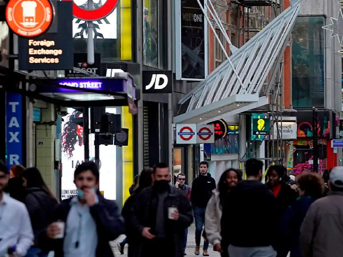 Reino Unido: admitieron que sin restricciones podrían llegar a 100.000 contagios diarios