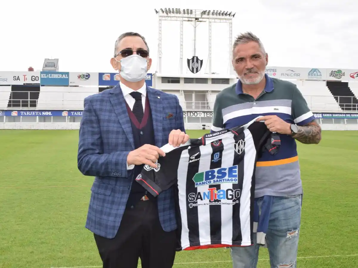 Rondina fue presentado como DT de Central Córdoba