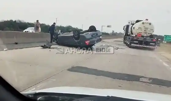 Vuelco en el cruce de Ruta 14 y Urquiza al Oeste: una pareja fue trasladada en ambulancia