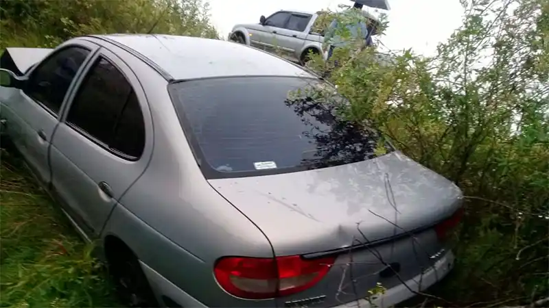 Una familia sufrió un despiste en su auto sobre Ruta 12