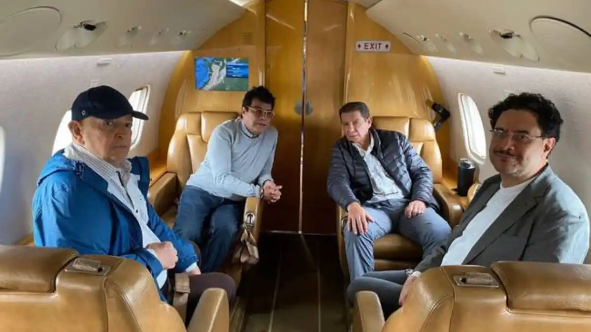 Enviados de Petro para diálogo con el ELN ya están en Venezuela