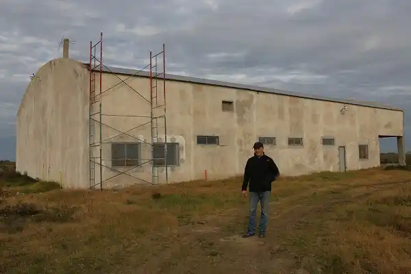 “Trabajamos en la última etapa de una sala de extracción que será modelo en la provincia”