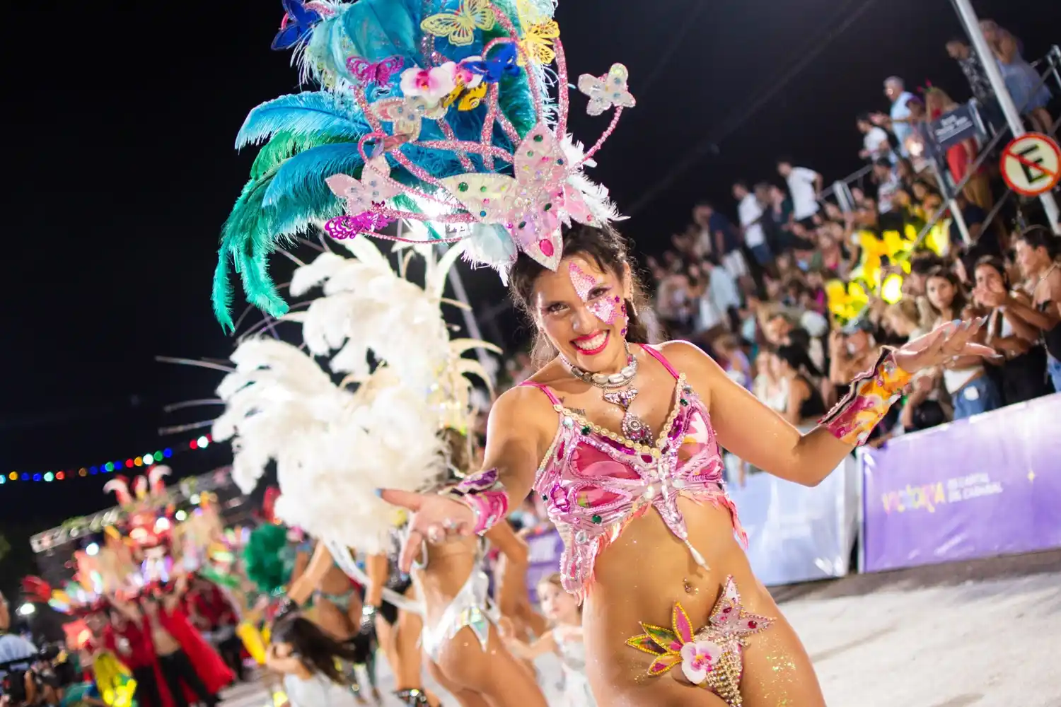 Victoria celebró con esplendor la tercera noche de carnaval