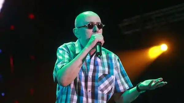 El Indio Solari llevó anoche a Mendoza su fiesta interminable