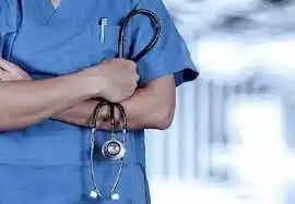 Autoridades analizan la posible expulsión de 109 profesionales extranjeros