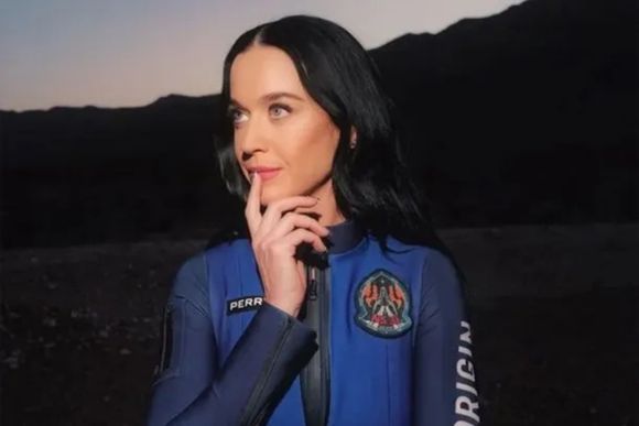 Katy Perry viajó al espacio en una misión tripulada únicamente por mujeres