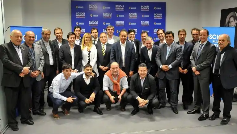 Elecciones 2015: Intendentes bonaerenses del FPV apoyaron a Scioli