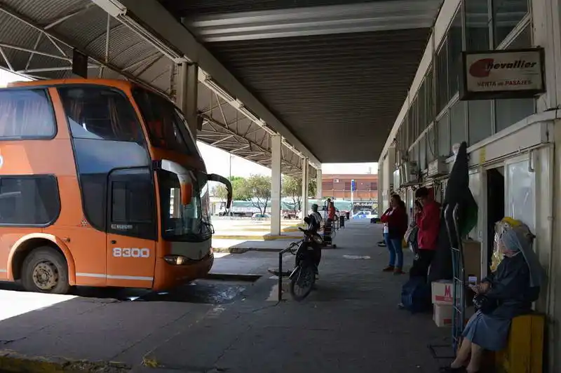 Venado Tuerto: seis detenidos por arrojar piedras a un colectivo