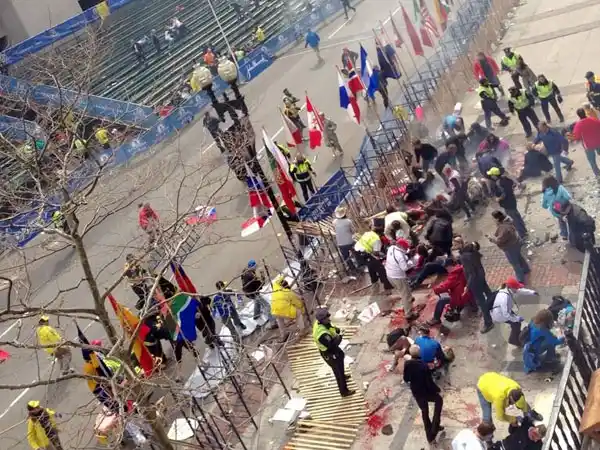 Dos muertos y 22 heridos por explosiones en la Maratón de Boston