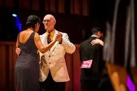 Tangueras poderosas: en las milongas cambian los roles y bailar “ya no es lo que era”