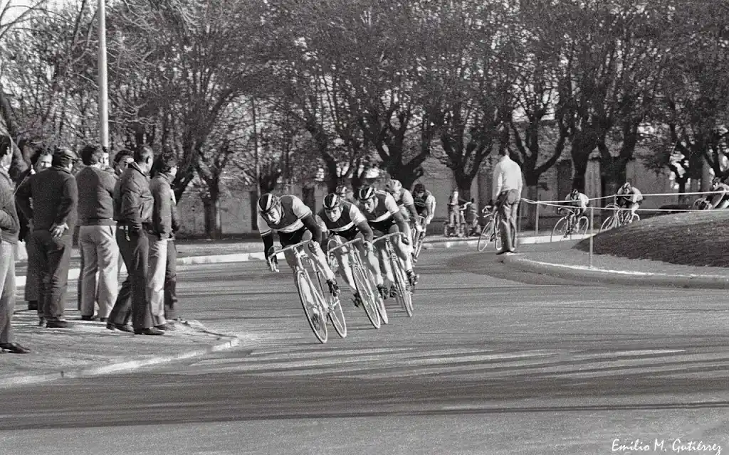 Postales del ciclismo chascomunense que despiertan memoria y emoción