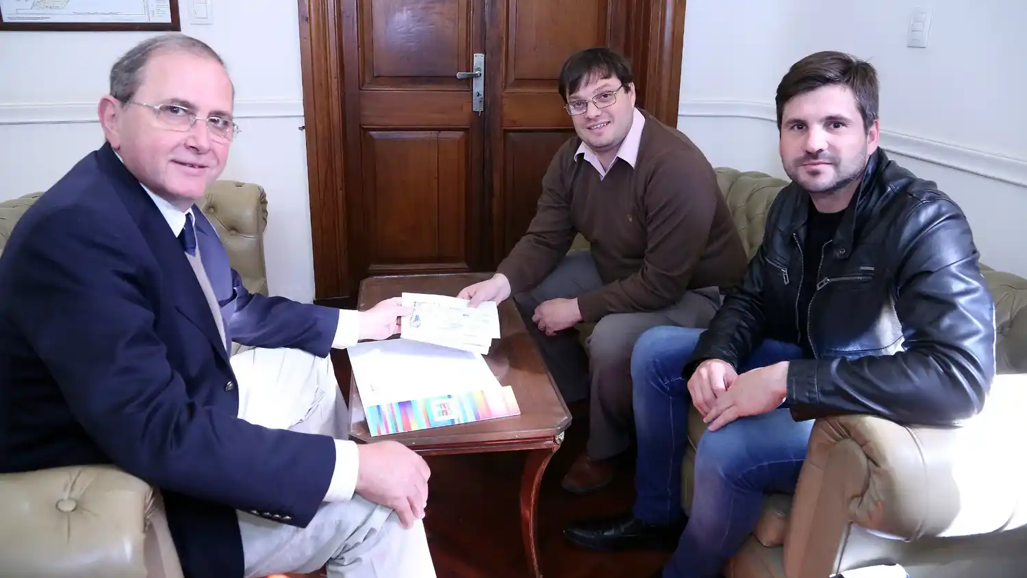 Entregaron más de $2 millones a municipios y comunas