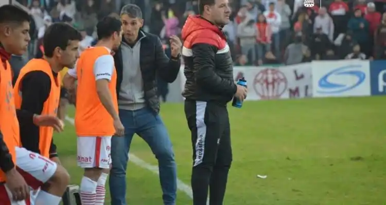 Sebastián Ramírez fue suplente pero no debutó en la eliminación de Huracán de la Copa Argentina