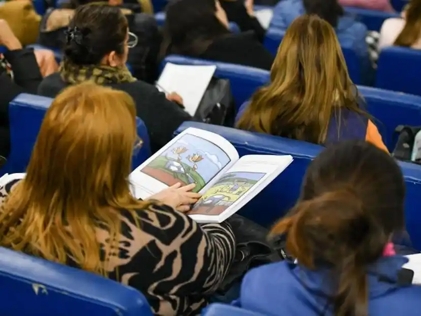 Docentes denuncian trabajo sin contrato ni pago en el Plan Provincial de Alfabetización