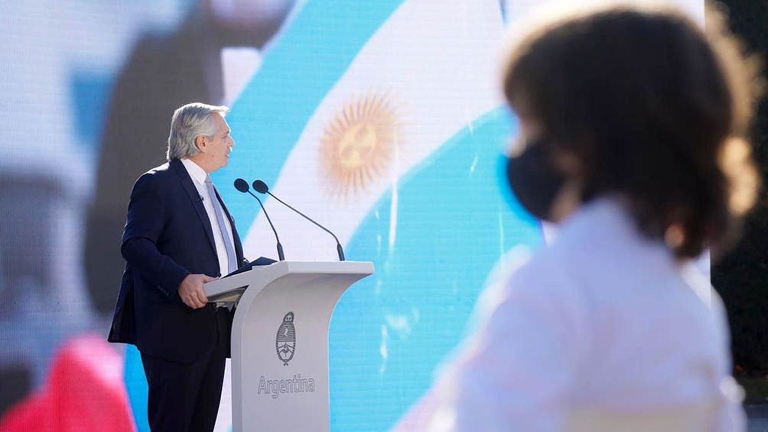 Fernández dijo que “hará todo lo posible para terminar con los abismos que nos separan"