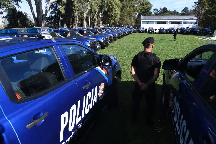 La Provincia incorporó 60 camionetas 0km para la Policía de la UR ll de Rosario