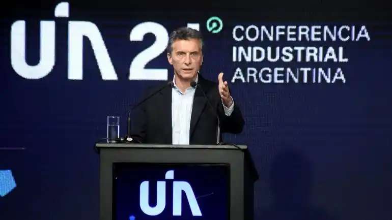 Impuestos: Macri anunció bajas al agro y la industria