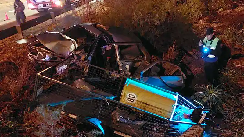 Despiste y violento choque en la Autovía Artigas: dos hombres fueron hospitalizados