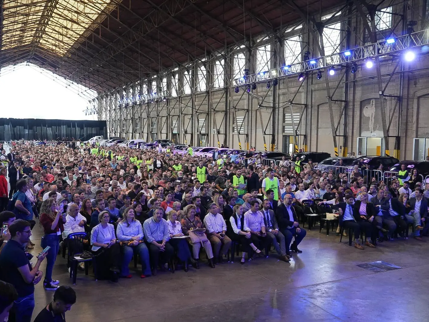 Se realizó la cuarta subasta de bienes decomisados al delito.
