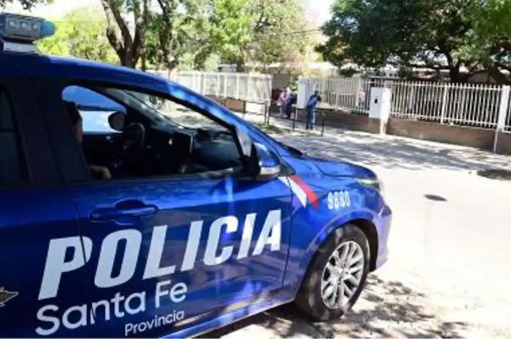 Un menor armado le robó el celular a un abuelo en la zona oeste de Rosario (Télam).