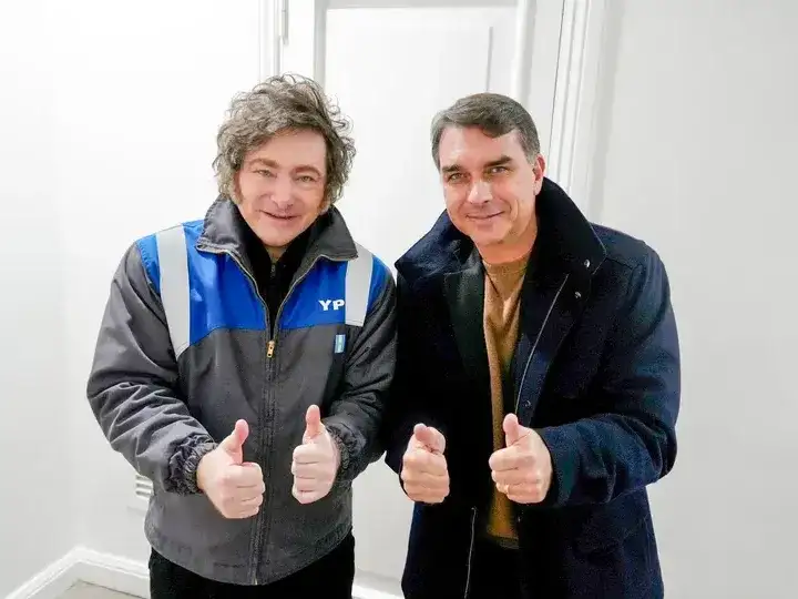 Milei viaja a Brasil para encontrarse con Flavio Bolsonaro