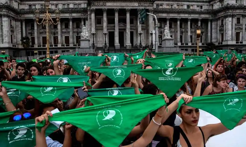 “Pañuelazo federal" a favor de la legalización del aborto