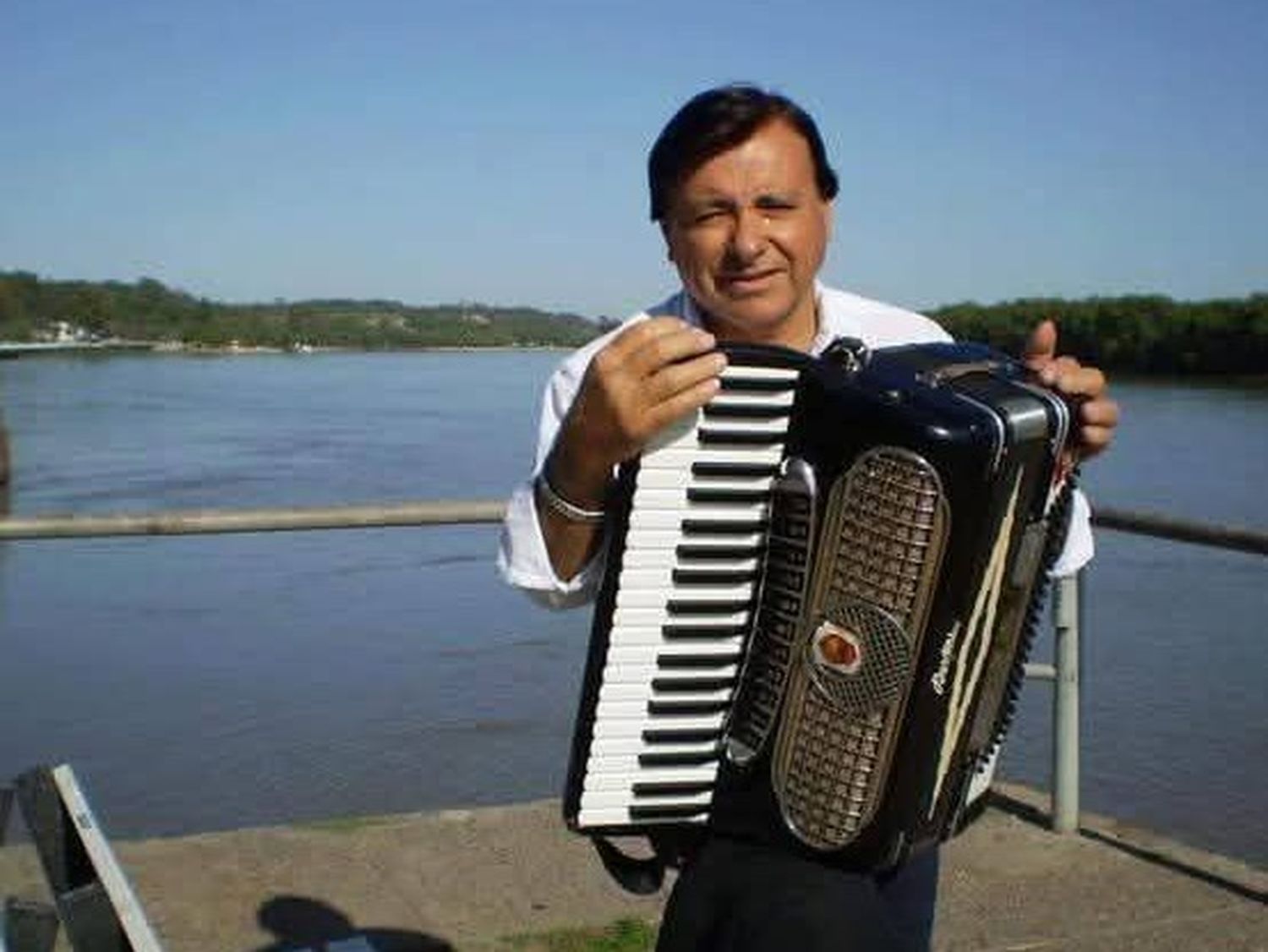Roberto Escobar.