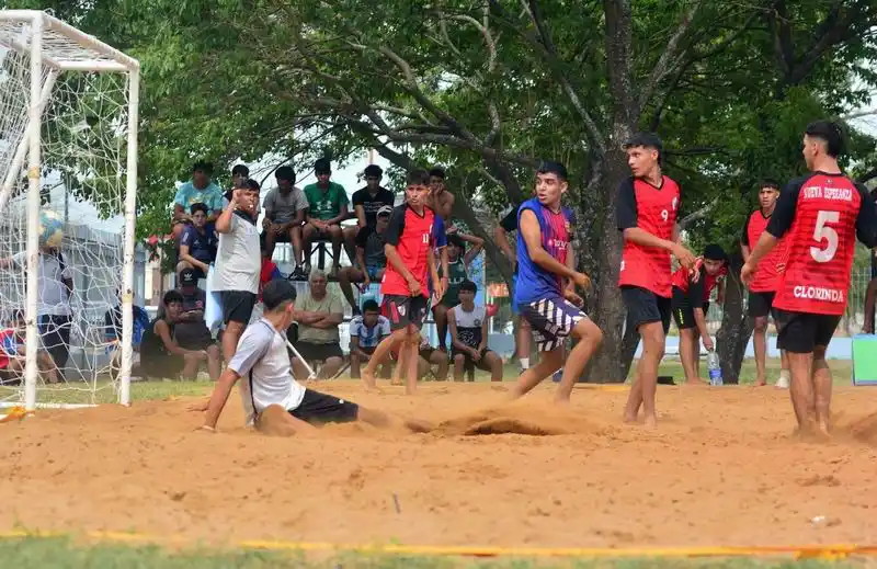 Ingeniero Juárez va a la playa
