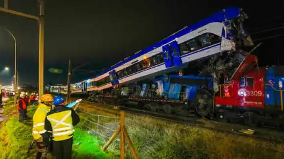 CHOQUE FRONTAL DE TRENES en Chile causa dos muertos y varios heridos (+Detalles)