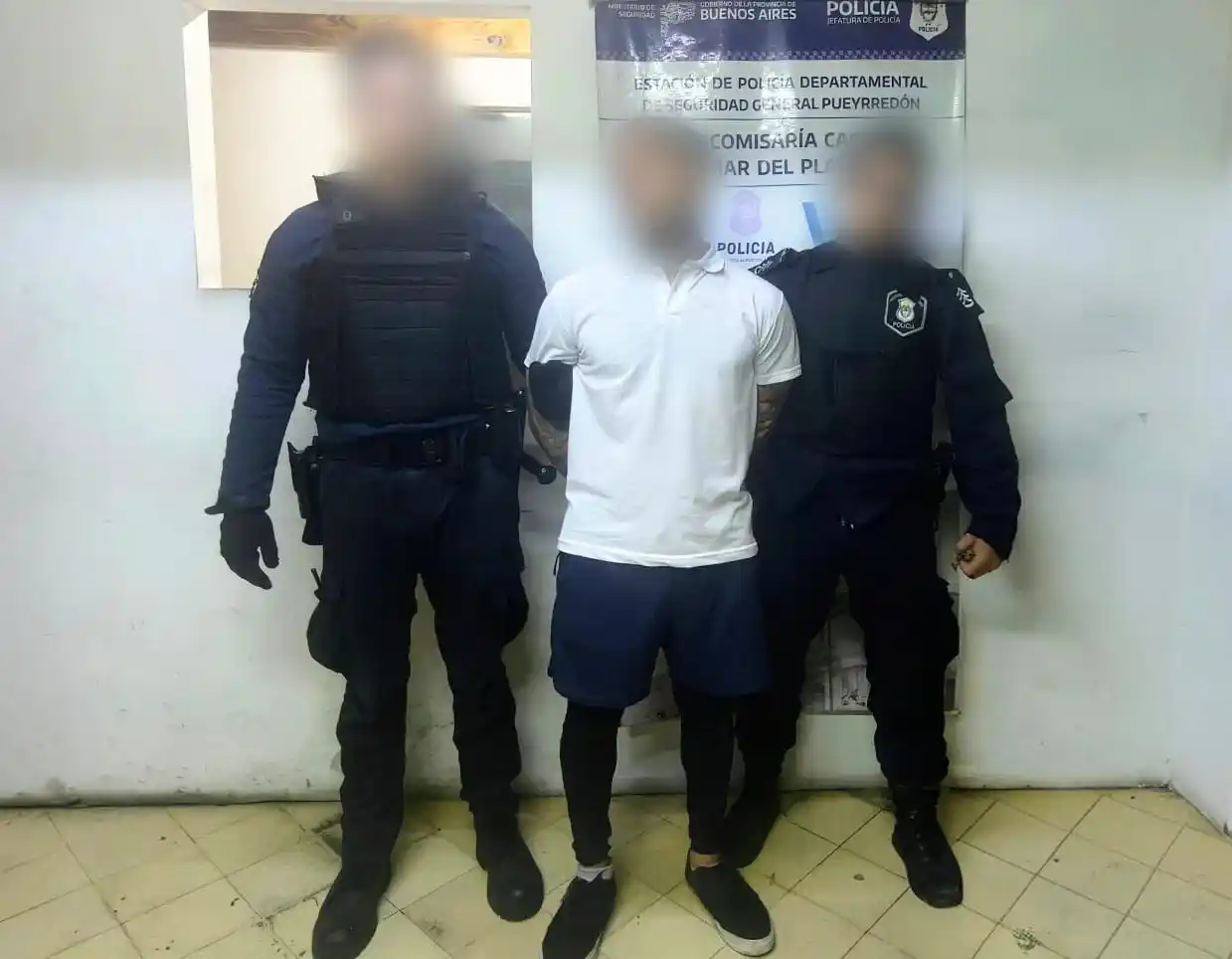 Al momento de ser identificado el sujeto desobedeció las órdenes impartidas por los efectivos.