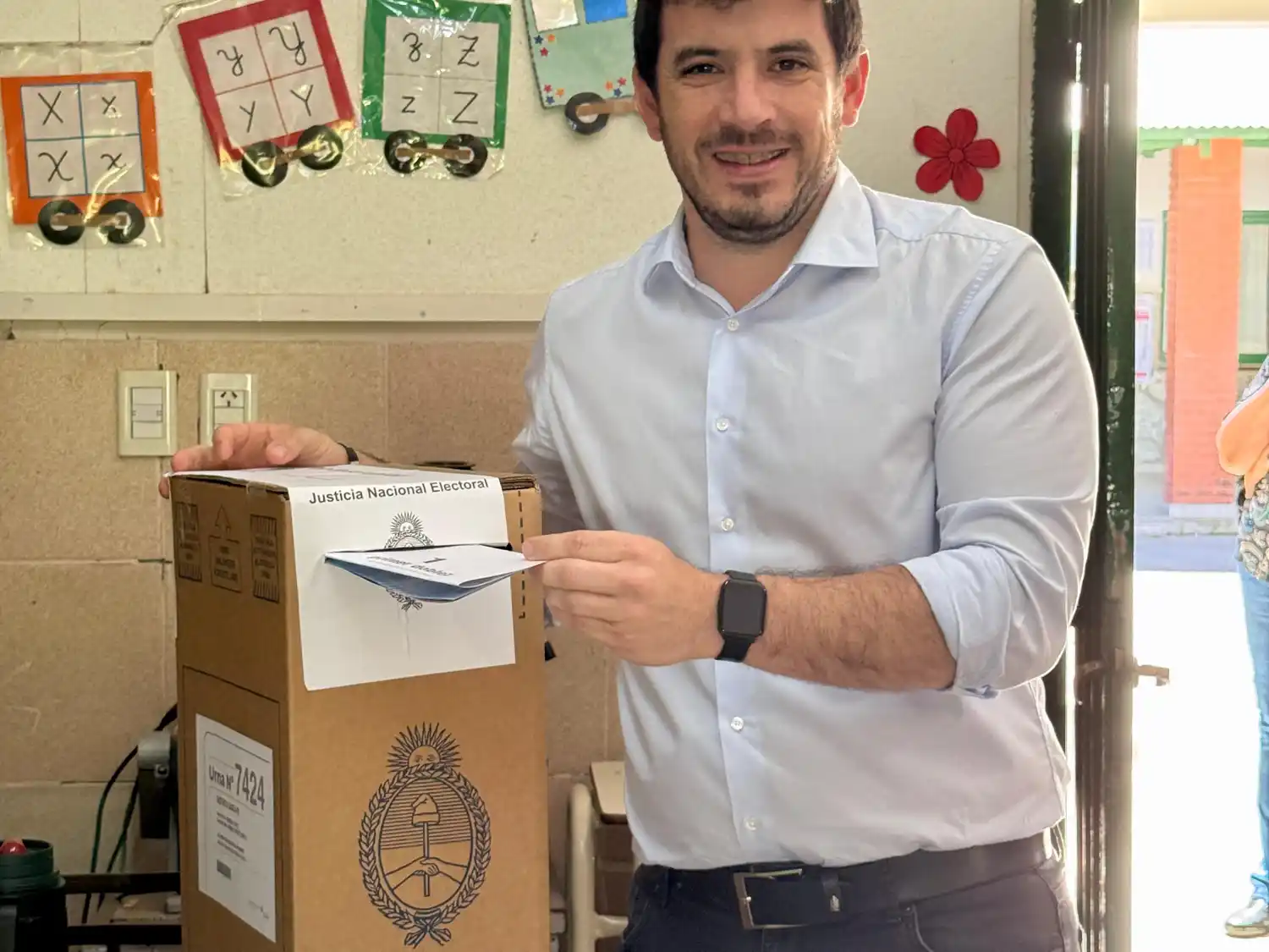 El intendente Chiarella, confiado, en el momento de la votación. Foto: Gentileza