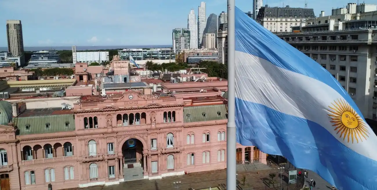 Aprobadas la ley bases y el paquete fiscal, el Gobierno encara una nueva etapa. Créditos: Reuters