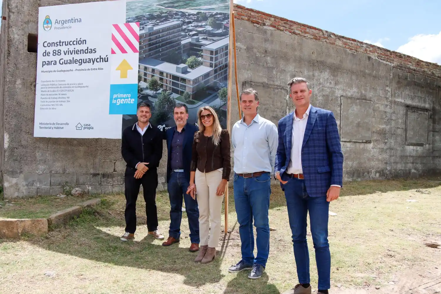 Se entregaron los créditos y se realizó la firma para la construcción de 88 viviendas en Gualeguaychú