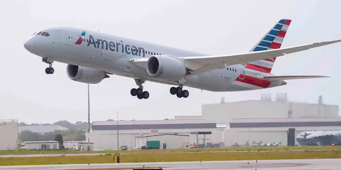 ¡TERROR EN EL AIRE! Pasajero intenta abrir la puerta de un avión EN PLENO VUELO en EE.UU. (Video)