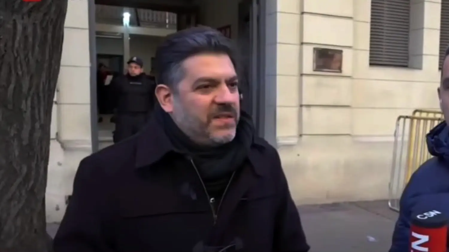 Carlos Bianco inauguró la jornada electoral en La Plata: "Las expectativas son que todo transcurra con tranquilidad"