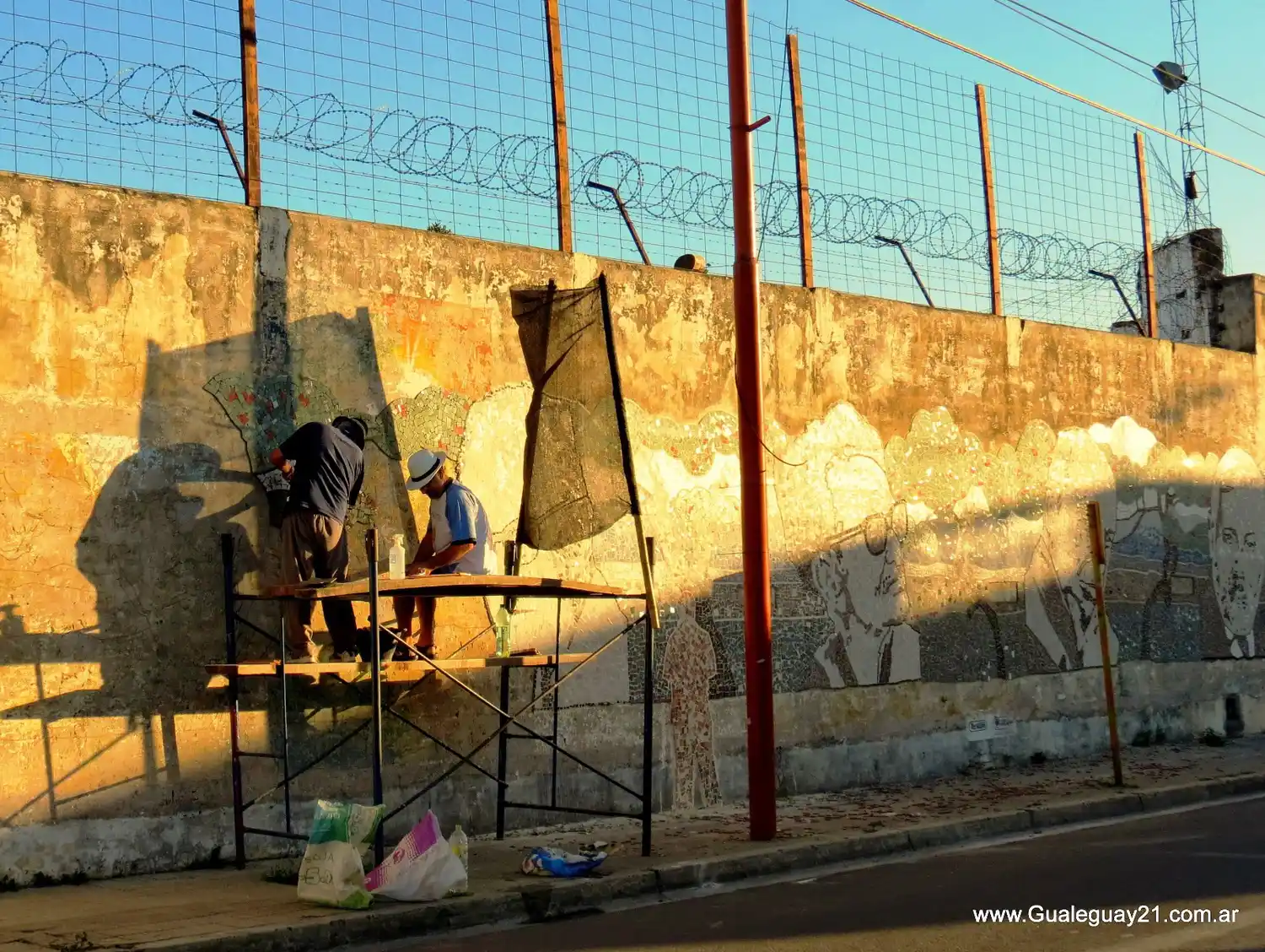 Construyen uno de los murales de mosaico más grandes del país