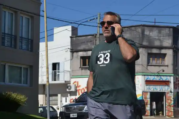 “La mojada de oreja” de Zonzini a Gustavo Pastorizzo por su postulación al Bailando