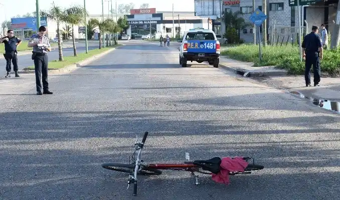 Allanaron una casa por un conductor que chocó y abandonó a una ciclista