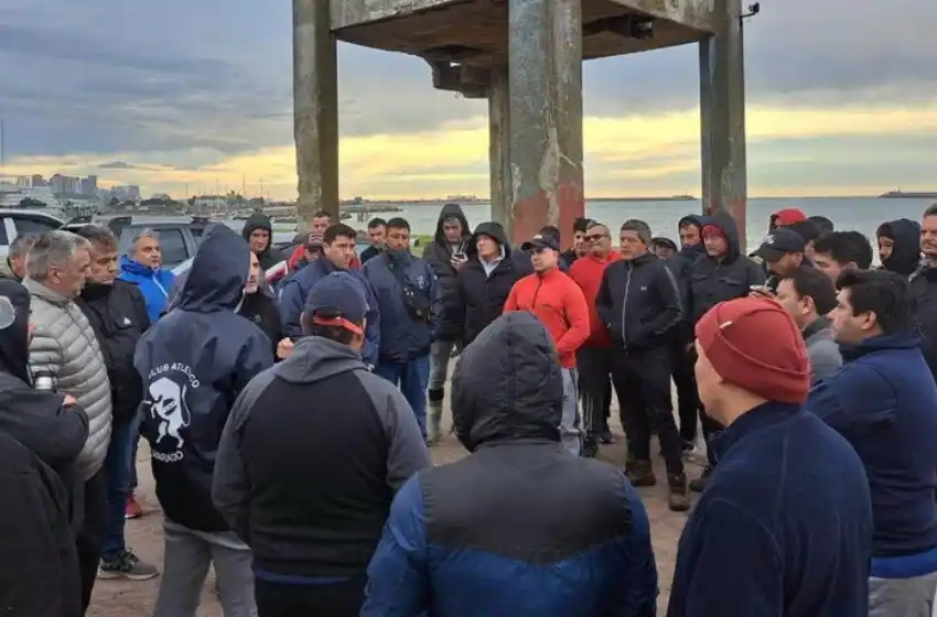 Los gremios marítimos acordaron paritarias y se liberó la flota pesquera